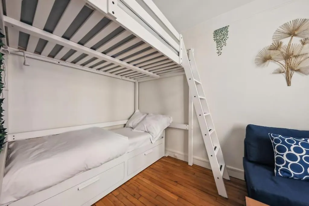 Paris 15Eme - Studio Cosy 0*,  France